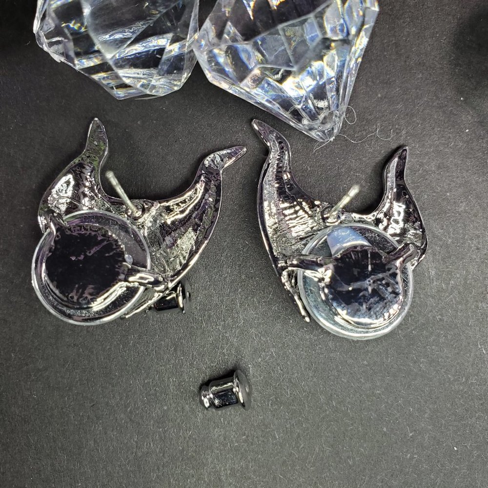 Villain Maleficent Horns Enamel Stud Earrings - Picture 8 of 8